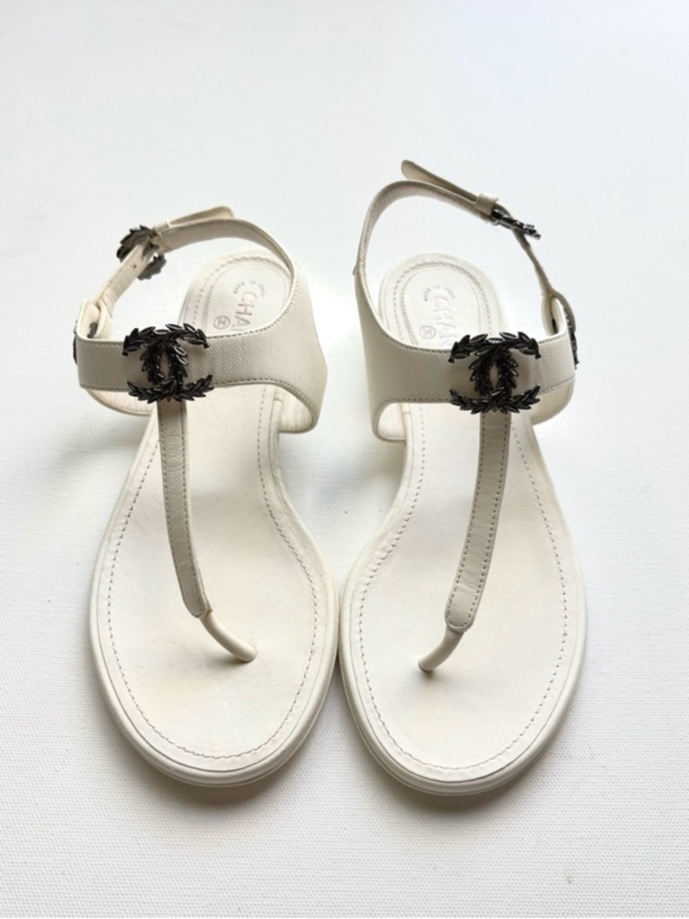CHANEL White Lambskin CC Leaf Thong Sandals